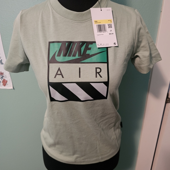 Nike Air Graphic T-Shirt in Light Green - Picture 1 of 3